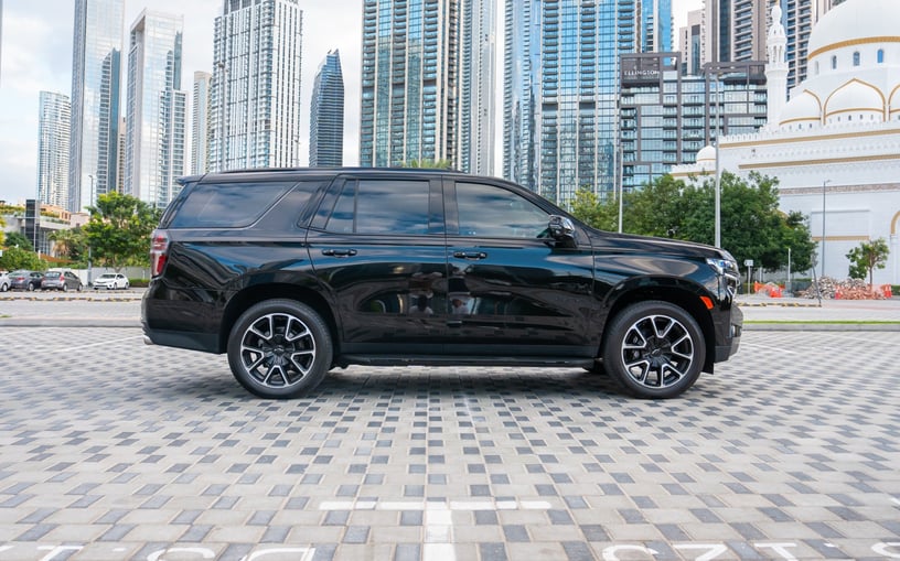 Chevrolet Tahoe RST (Negro), 2024 para alquiler en Sharjah