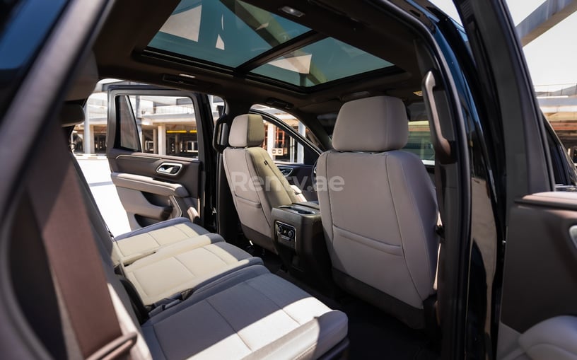 Chevrolet Tahoe (Schwarz), 2021  zur Miete in Abu Dhabi