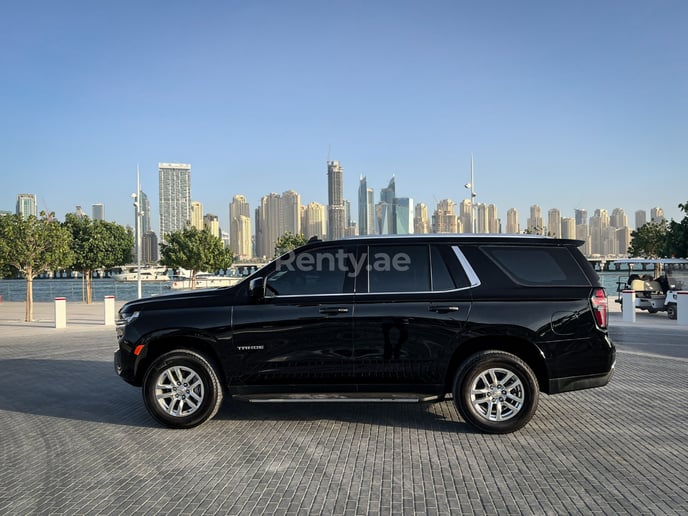 Chevrolet Tahoe (Schwarz), 2022  zur Miete in Dubai