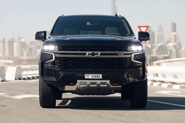 Chevrolet Tahoe (Negro), 2022 para alquiler en Sharjah