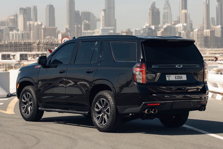 Chevrolet Tahoe (Negro), 2022 para alquiler en Sharjah