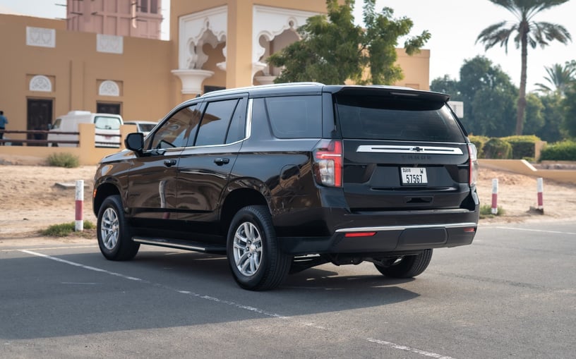 Chevrolet Tahoe (Nero), 2023 in affitto a Sharjah
