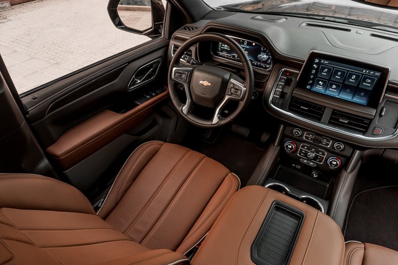 Chevrolet Tahoe (Schwarz), 2023  zur Miete in Abu Dhabi
