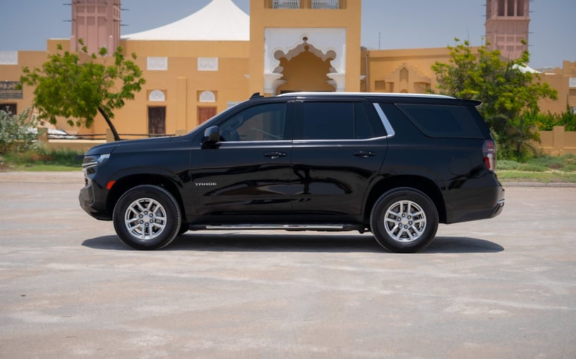 Chevrolet Tahoe (Schwarz), 2024  zur Miete in Abu Dhabi