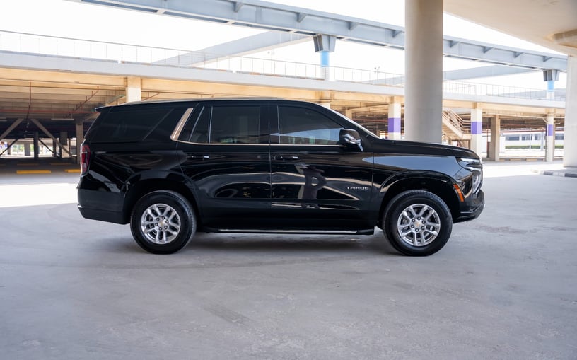 Chevrolet Tahoe (Negro), 2025 para alquiler en Sharjah