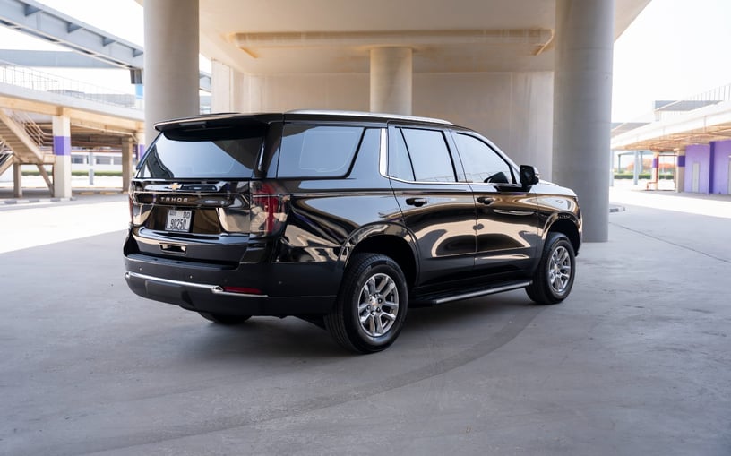 Chevrolet Tahoe (Negro), 2025 para alquiler en Sharjah
