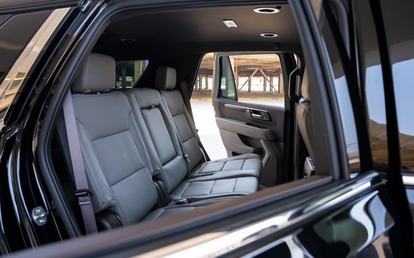 Chevrolet Tahoe (Negro), 2025 para alquiler en Sharjah