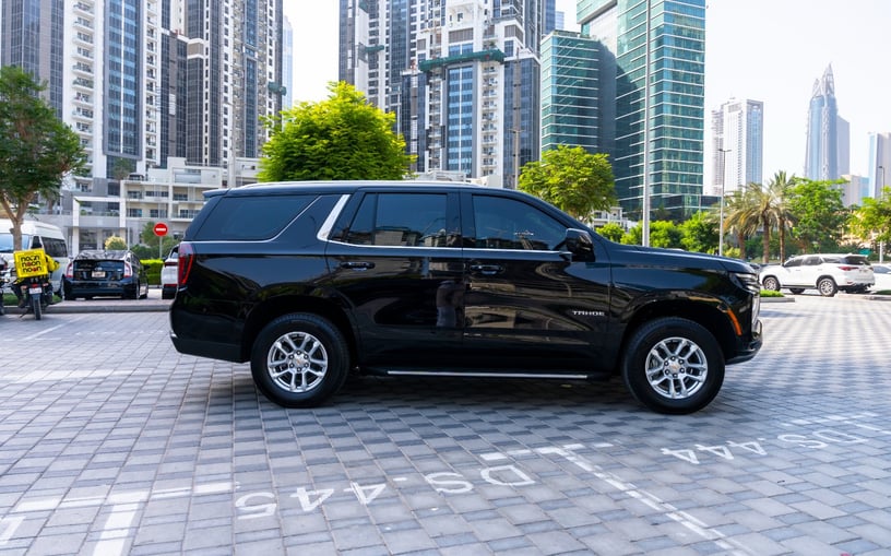 Chevrolet Tahoe (Schwarz), 2025  zur Miete in Ras Al Khaimah