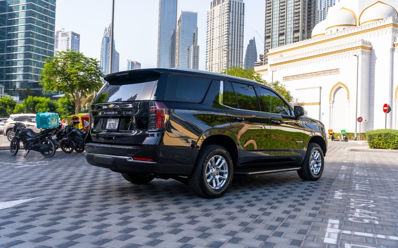 Chevrolet Tahoe (Schwarz), 2025  zur Miete in Ras Al Khaimah