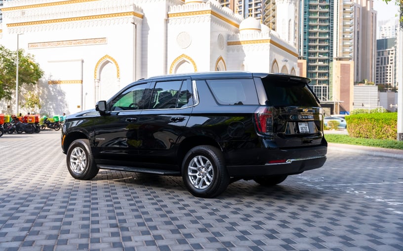 Chevrolet Tahoe (Schwarz), 2025  zur Miete in Ras Al Khaimah