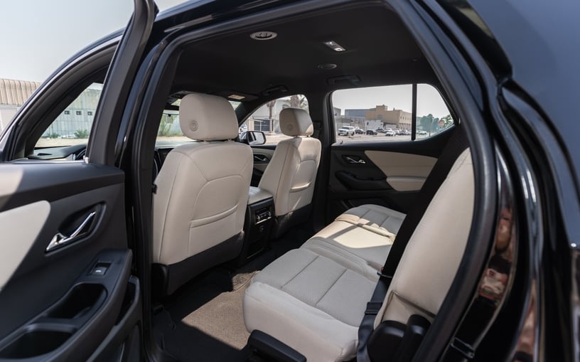 Chevrolet Traverse (Schwarz), 2024  zur Miete in Ras Al Khaimah
