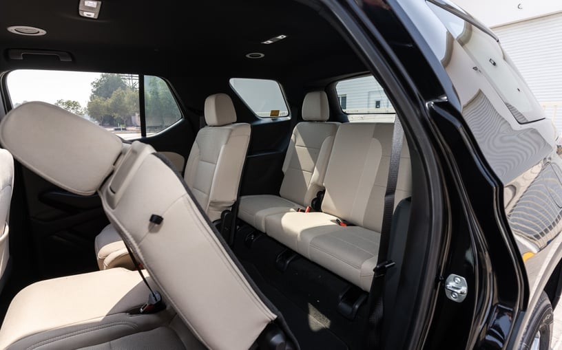 Chevrolet Traverse (Schwarz), 2024  zur Miete in Ras Al Khaimah