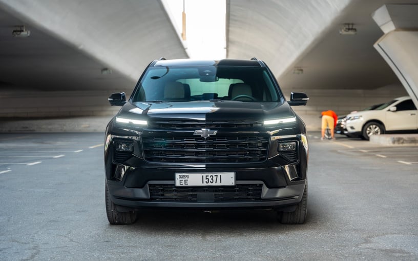 Chevrolet Traverse (Noir), 2025 &agrave; louer &agrave; Abu Dhabi
