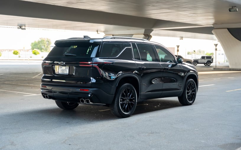 Chevrolet Traverse (Noir), 2025 &agrave; louer &agrave; Abu Dhabi