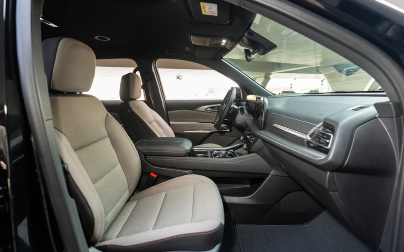 Chevrolet Traverse (Noir), 2025 &agrave; louer &agrave; Abu Dhabi