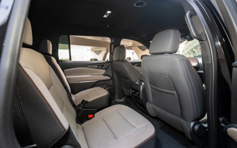 Chevrolet Traverse (Noir), 2025 &agrave; louer &agrave; Abu Dhabi