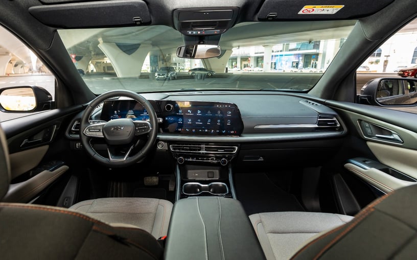 Chevrolet Traverse (Noir), 2025 &agrave; louer &agrave; Abu Dhabi