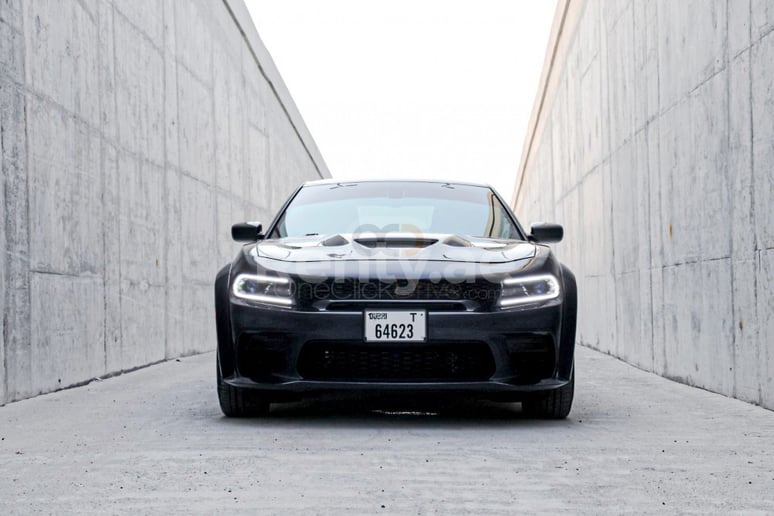 Dodge Charger (Schwarz), 2018  zur Miete in Dubai