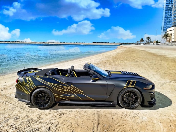 Ford Mustang (Noir), 2020 &agrave; louer &agrave; Duba&iuml;