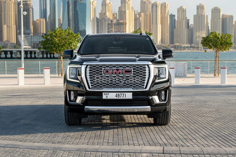 Dubai'de kiralık GMC Yukon Denali (Siyah), 2021