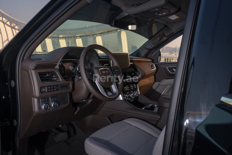 GMC Yukon XL (Noir), 2021 &agrave; louer &agrave; Abu Dhabi