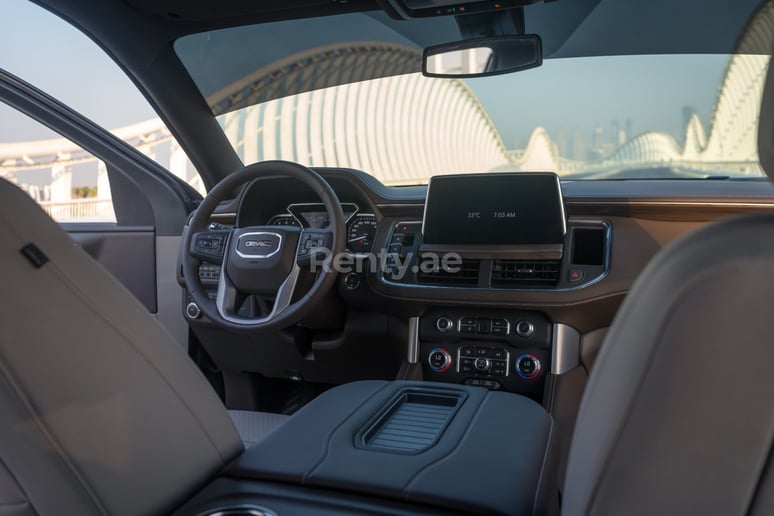 GMC Yukon XL (Noir), 2021 &agrave; louer &agrave; Abu Dhabi