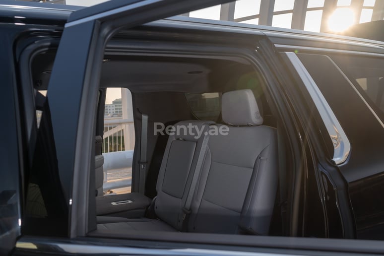 GMC Yukon XL (Noir), 2021 &agrave; louer &agrave; Abu Dhabi