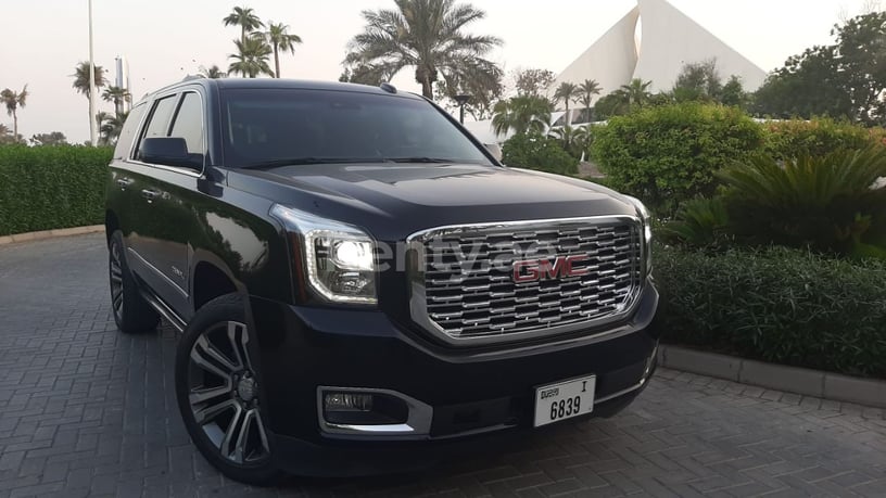 GMC Yukon (Nero), 2019 in affitto a Dubai