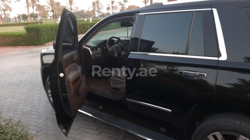GMC Yukon (Nero), 2019 in affitto a Dubai