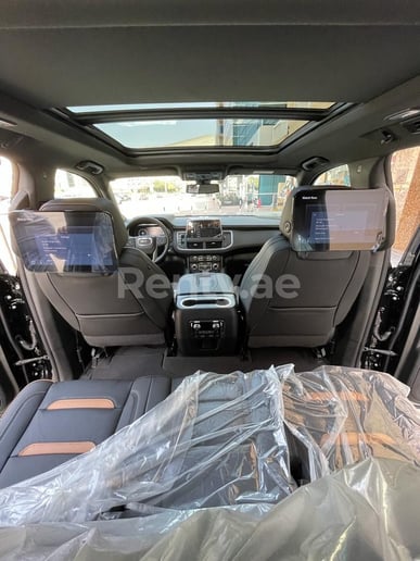Dubai'de kiralık GMC Yukon AT4 (Siyah), 2022