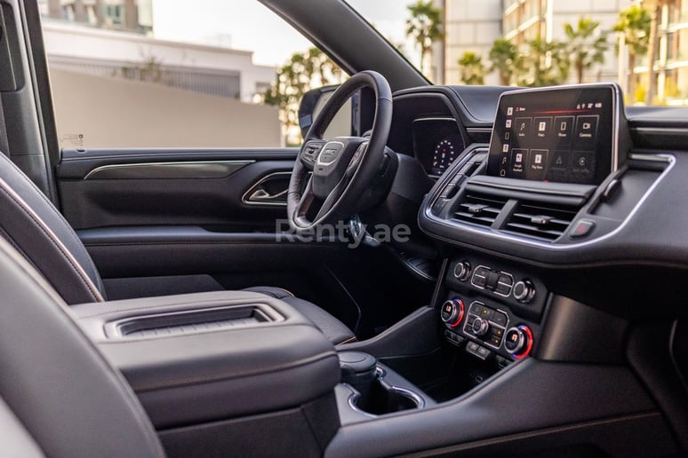 Dubai'de kiralık GMC Yukon AT4 (Siyah), 2022