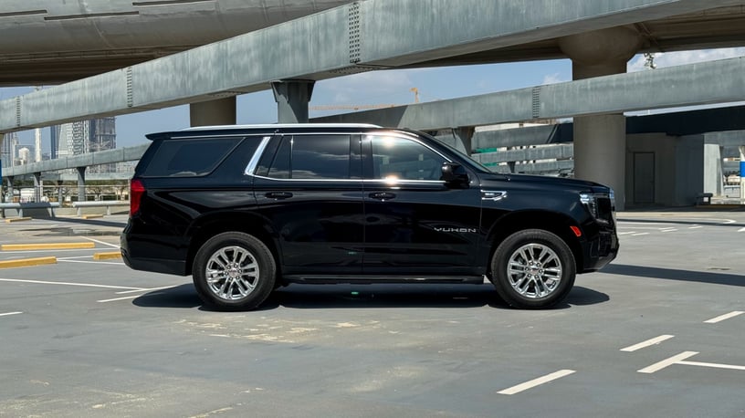 GMC Yukon (Schwarz), 2024  zur Miete in Abu Dhabi