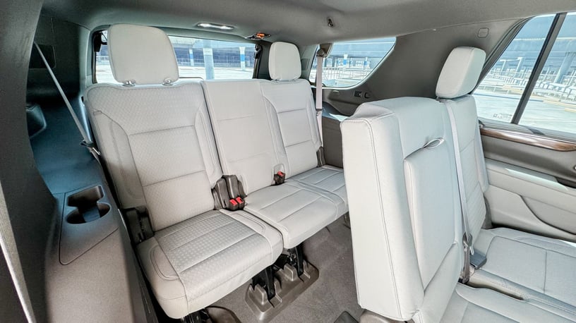 GMC Yukon (Schwarz), 2024  zur Miete in Abu Dhabi