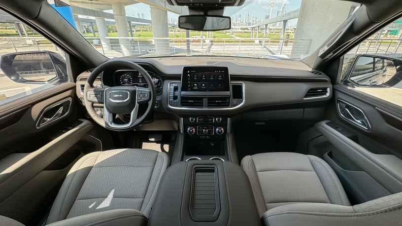 GMC Yukon (Schwarz), 2024  zur Miete in Abu Dhabi