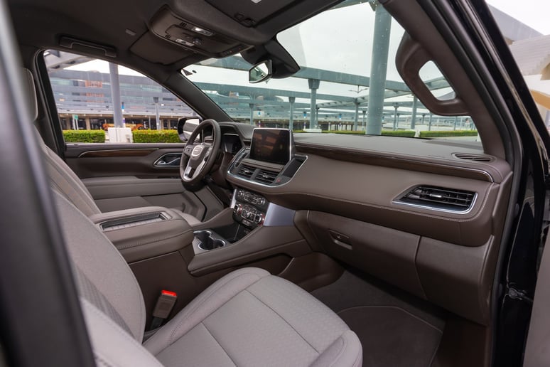 GMC Yukon (Nero), 2024 in affitto a Abu Dhabi