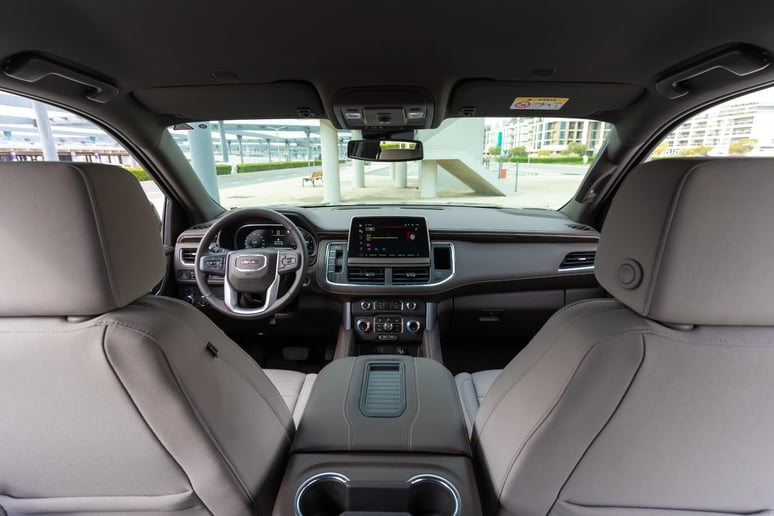 GMC Yukon (Nero), 2024 in affitto a Abu Dhabi