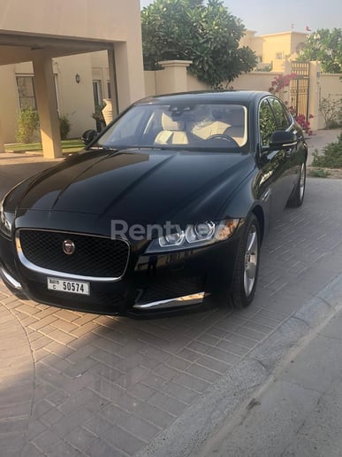 Jaguar XF (Nero), 2019 in affitto a Dubai