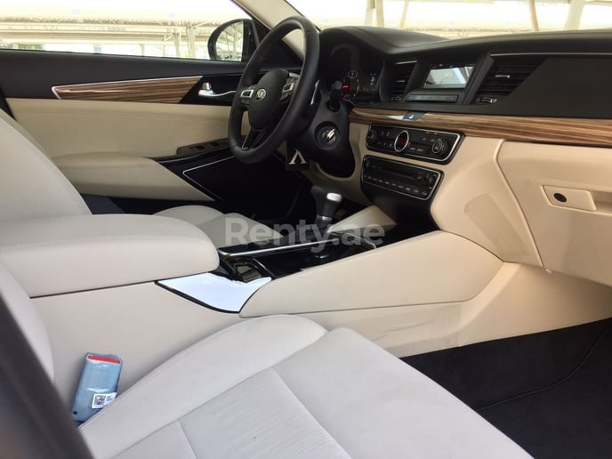 Dubai'de kiralık Kia Cadenza (Siyah), 2020