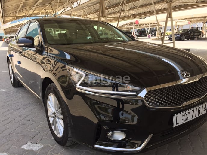 Dubai'de kiralık Kia Cadenza (Siyah), 2020