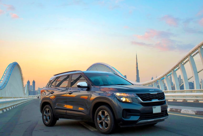 KIA Seltos (Negro), 2023 para alquiler en Dub&aacute;i