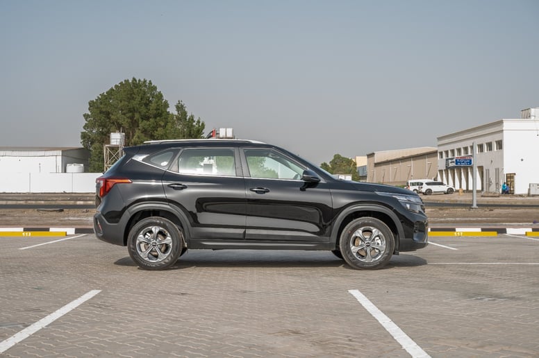 KIA Seltos (Nero), 2024 in affitto a Sharjah