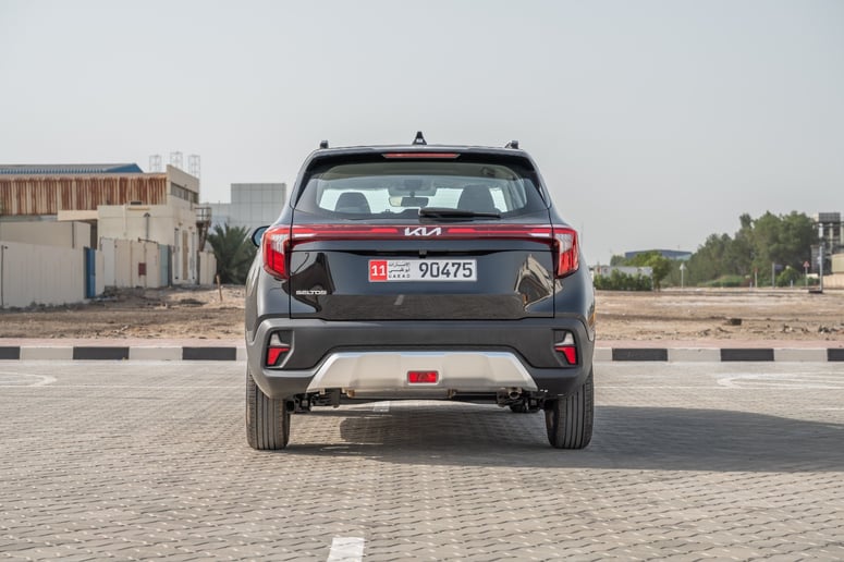 KIA Seltos (Nero), 2024 in affitto a Sharjah