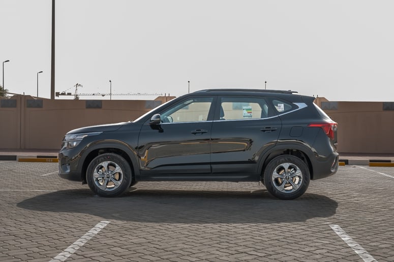 KIA Seltos (Nero), 2024 in affitto a Sharjah