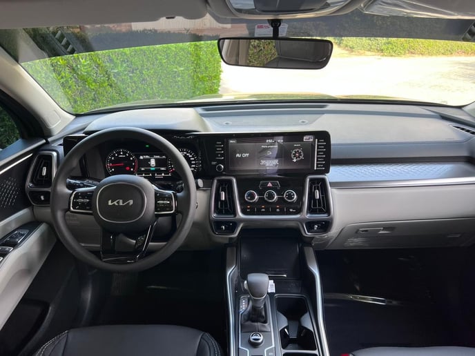 KIA Sorento (Schwarz), 2023  zur Miete in Dubai