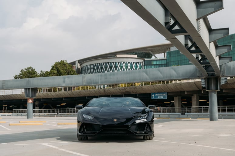 Lamborghini Evo Spyder (Черный), 2022 для аренды в Абу-Даби