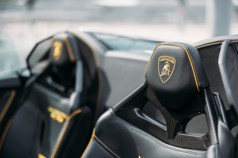 Lamborghini Evo Spyder (Черный), 2022 для аренды в Абу-Даби
