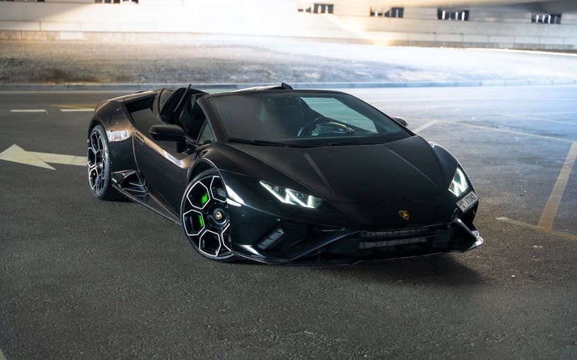 Lamborghini Evo Spyder (Zwart), 2023 - lease-aanbiedingen in Abu Dhabi