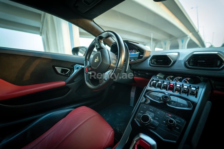 Lamborghini Huracan (Черный), 2019 для аренды в Дубай