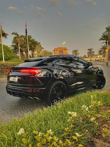 Lamborghini Urus (Nero), 2021 in affitto a Dubai