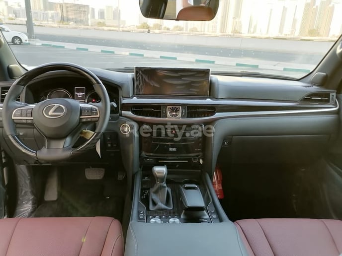 Lexus LX 570S (Schwarz), 2020  zur Miete in Dubai